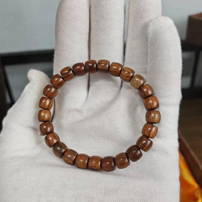 木质手串：岁月沉淀中的雅致与禅意